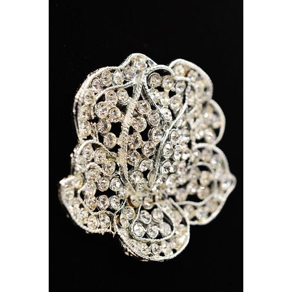 Weiss Vintage Crystal Flower Pin Brooch Rhinestone Sparkling Silver Signed BinJ - Picture 4 of 12